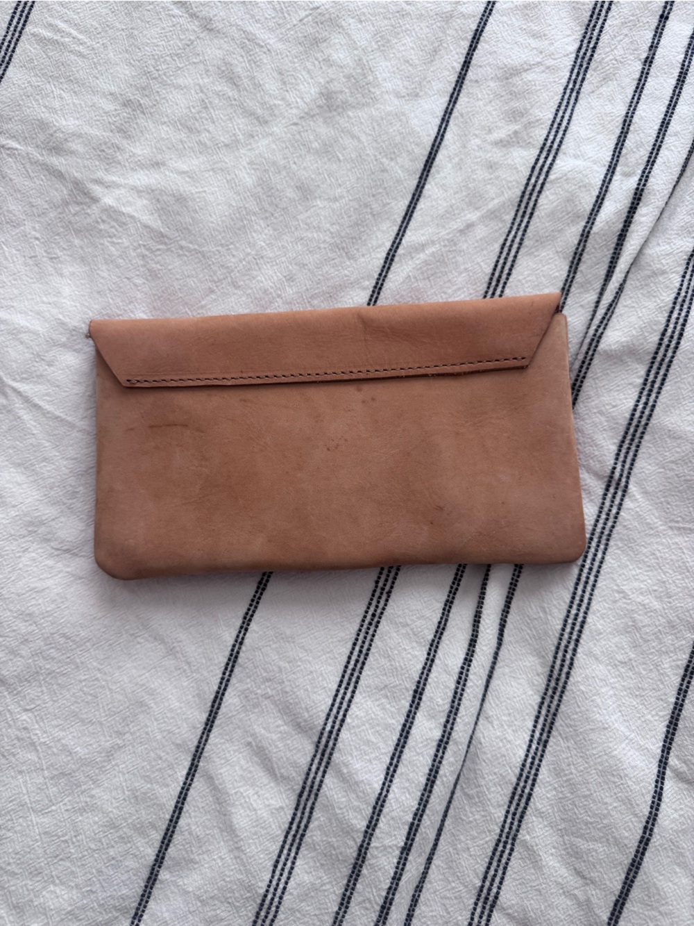 Classic Tan Leather Wallet Clutch - Picture 2 of 5